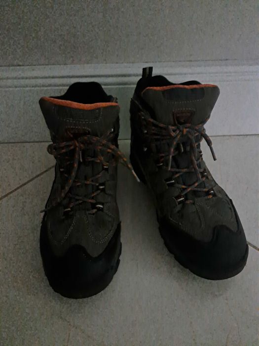 Туристически обувки