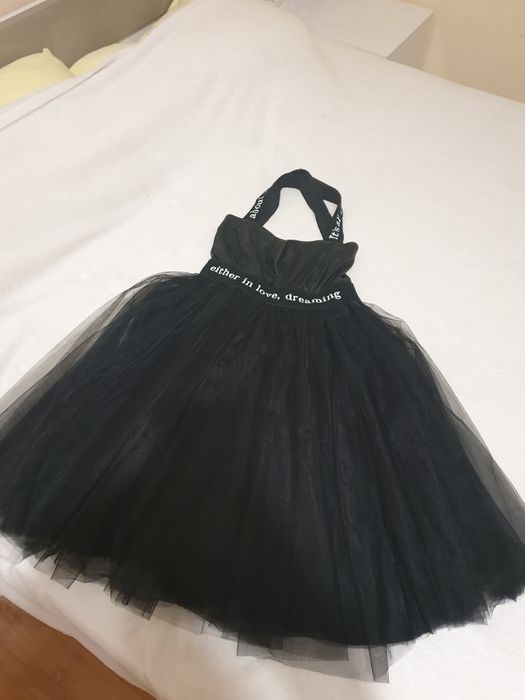 Страхотна барби рокля, стои уникално, а усещането в нея е неописуемо