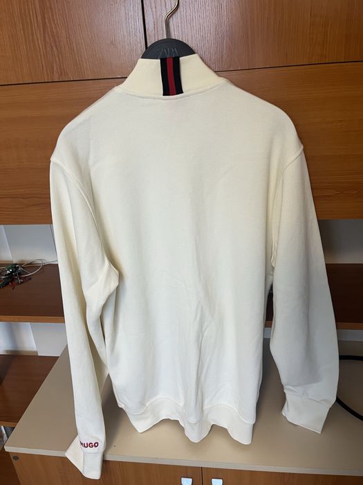 Суитчери - Adidas , Hugo . Нови и използвани .