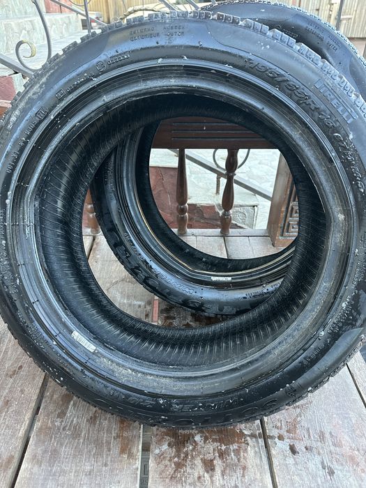 Пара зимних шин марки Pirelli . 195/55/16