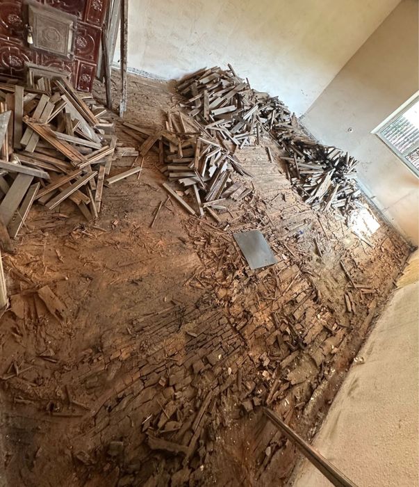 Transport Moloz Mobila Debarasari apartamente Demolari