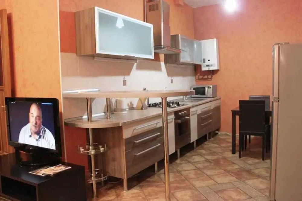 Дава се под наем Двустаен апартамент в София, Център - 55 кв.м за 382.5 € - Снимка #1