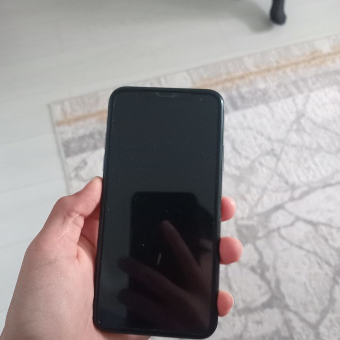 Айфон xs  айклауд заблокан