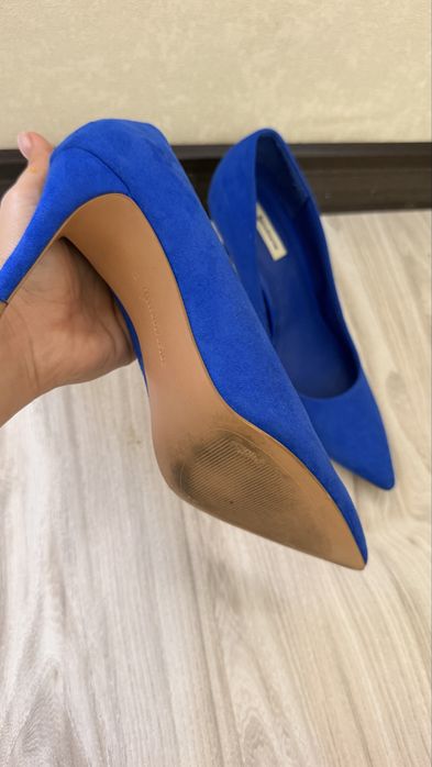 Продам туфли фирмы stradivarius