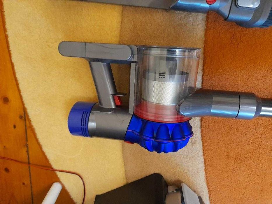 De vanzare aspirator Dyson V 8