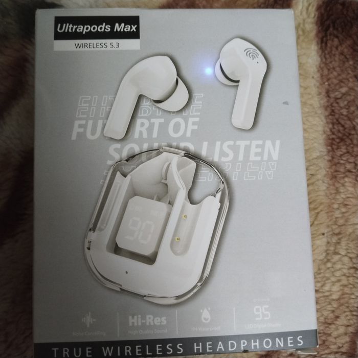 Продам наушники белые