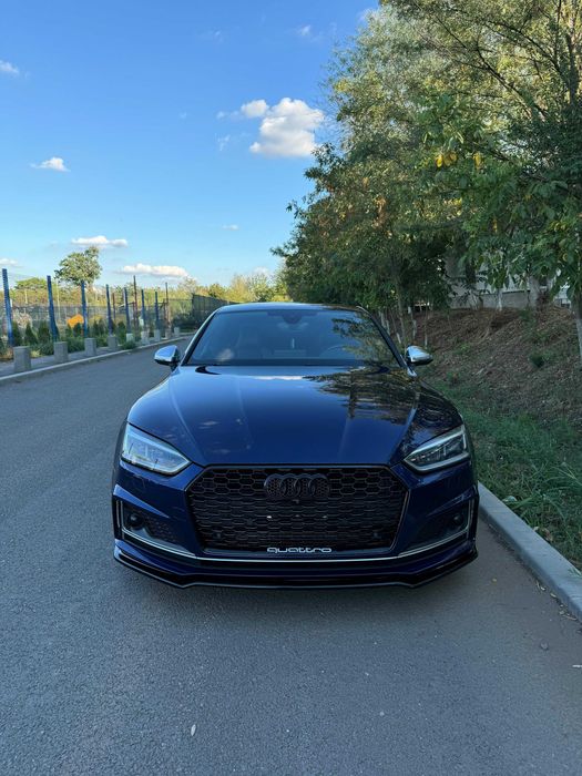 Numar magnetic grila fagure Audi RS