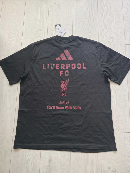 Тениска и къси панталони Liverpool