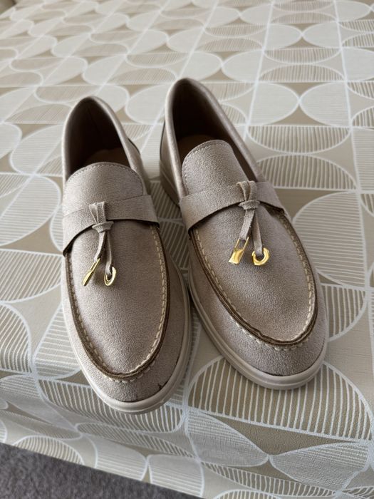 Нови мокасини 39номер умалени,за 38номер