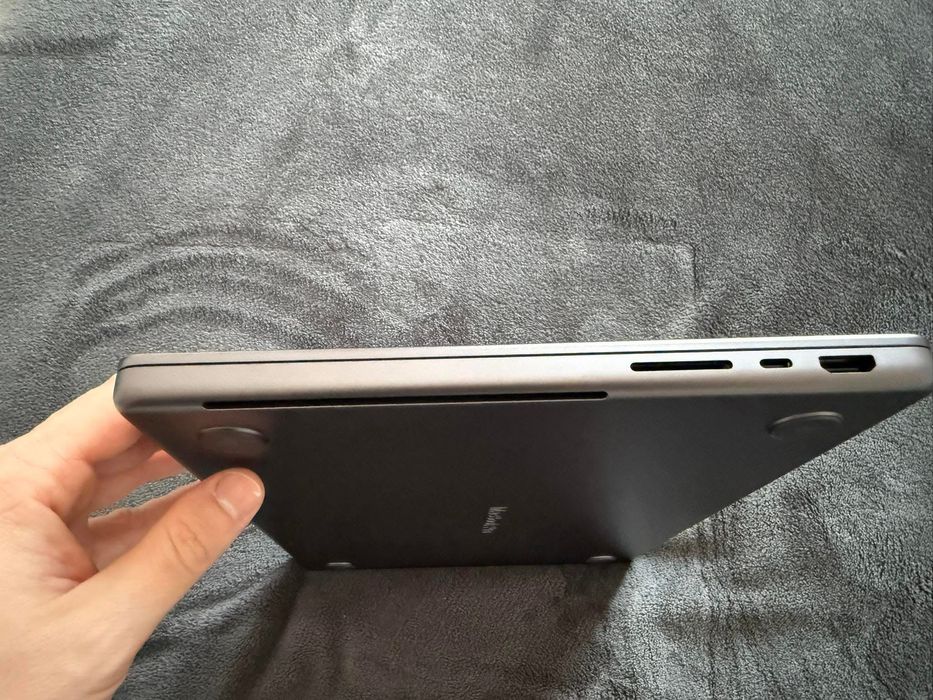 Mac Book Pro M4 Max 14‑core CPU, 32‑core GPU: Built , 36GB, 1TB SSD