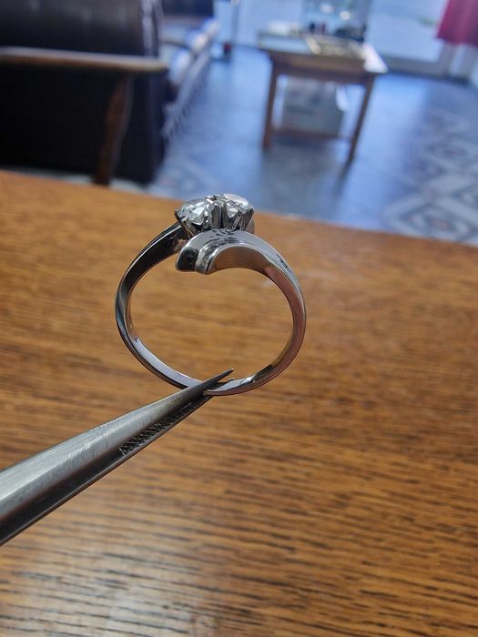 Дамски Златен Пръстен с ДИАМАНТИ