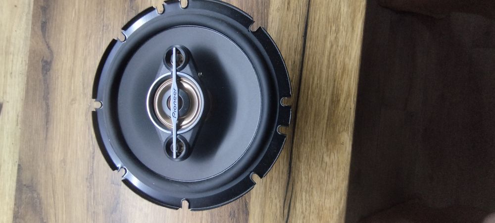 Продам динамики Pioneer