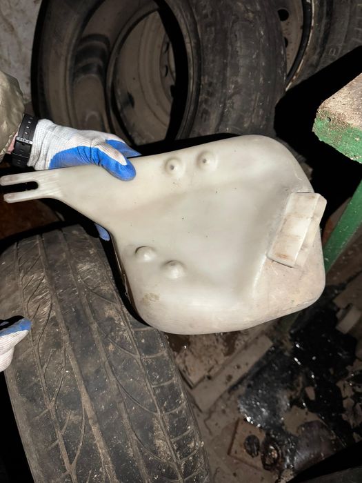 Бачок омывателя бмв е30, bmw e30