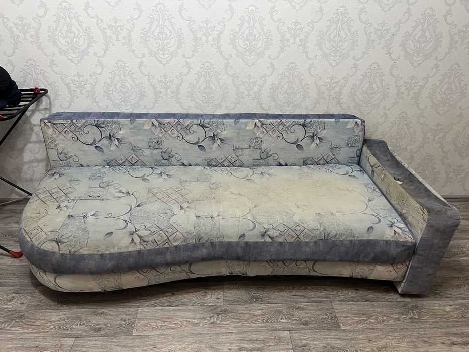 Диван самовывозом отдам