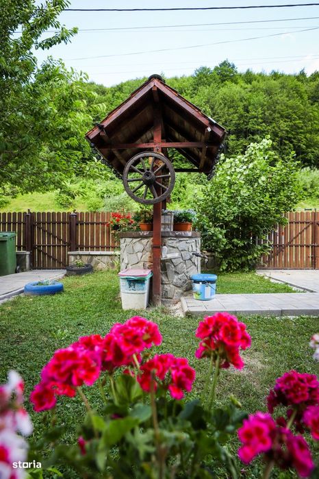 Vilă de Lux pe Malul Lacului – Confort și Vedere Panoramică