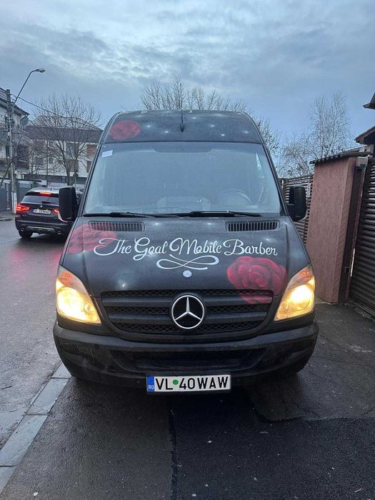 Vând Mercedes Sprinter 311 - Barber Shop Mobil complet