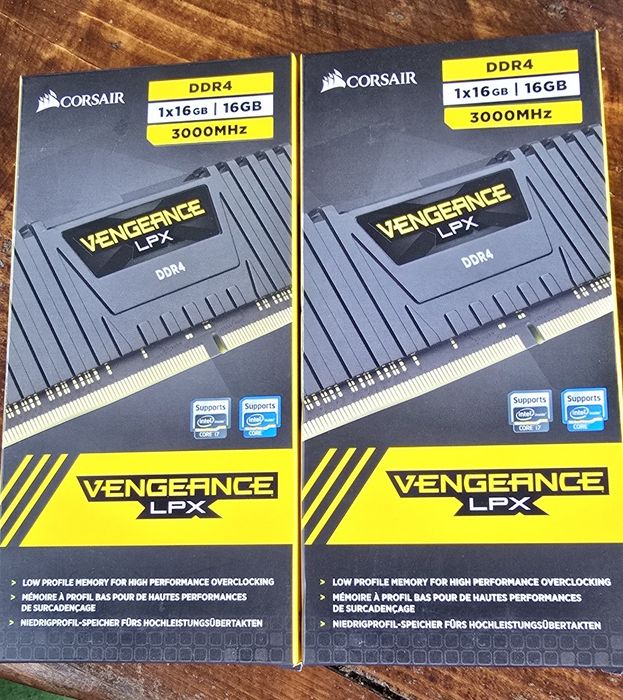 Memorie Ram Corsair Vengeance Kit 32GB Ddr4 3000 cl15 Noi