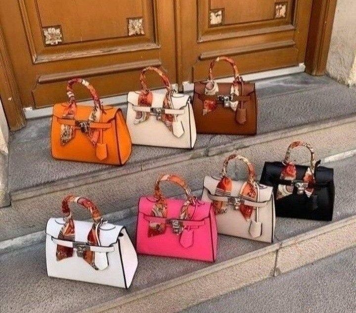 Geanta damă dimens.mare (40cmL) si medie (33cmL),model Kelly,saculet