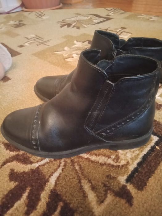 Продам ботинки детские