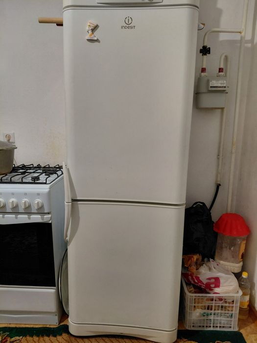 Холодильник марки Indesit