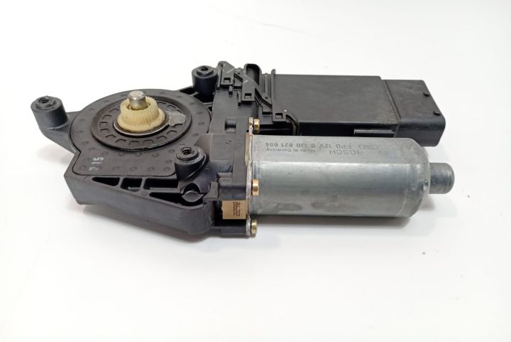 Motoras macara dreapta 9776101434203 Volkswagen VW Passat B5 seria