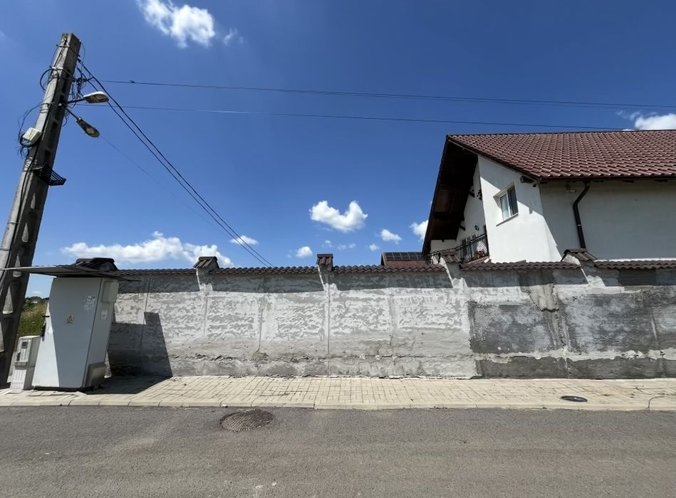 Vând 2 parcele de teren Str Ghiocelului
