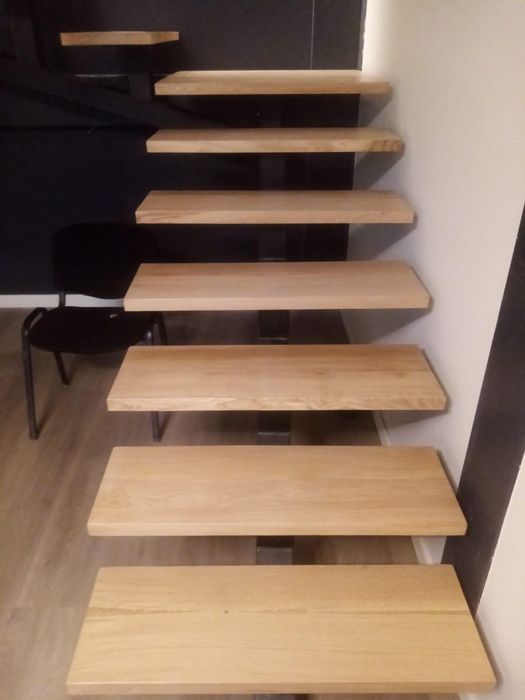 Scări interioare și balustrade