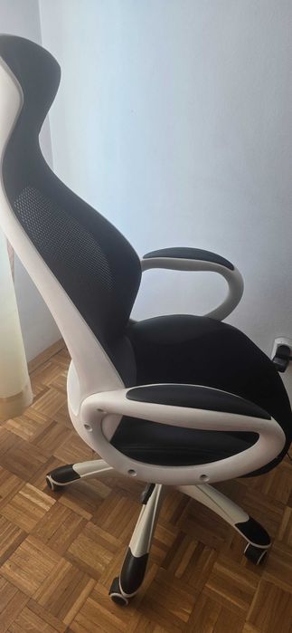 Работен стол Mistik Black, дамаска и меш, черно и бяло, с механизъм