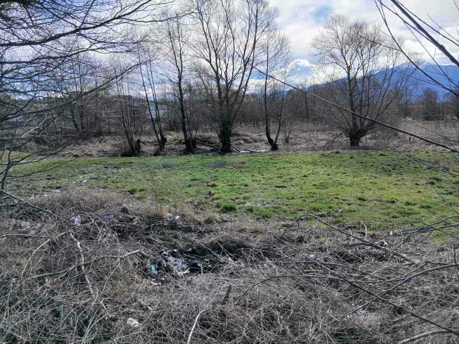 Земеделска земя с гледка към Пирин, разположена в село Баня