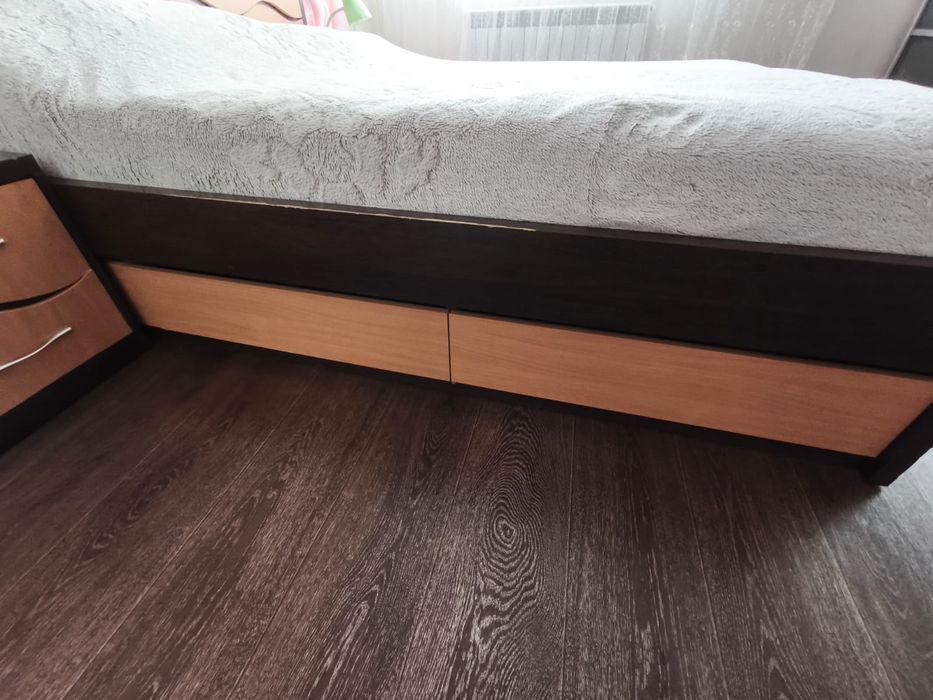 Двуспальная кровать