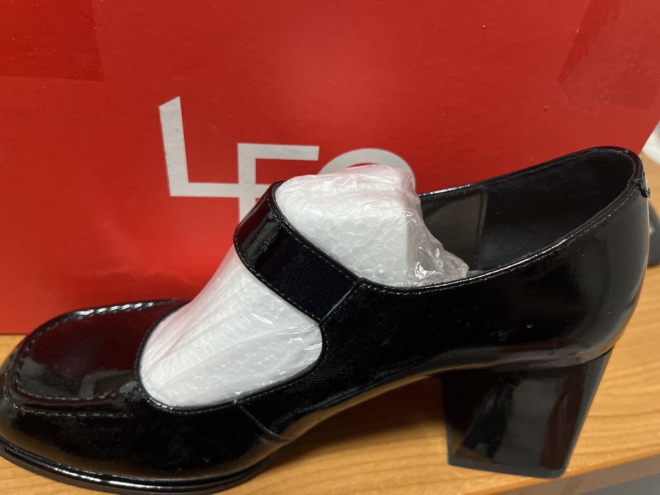 Туфли новые лакированные