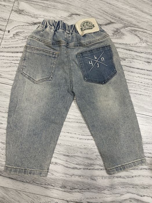 Продам джинсы на 2-3 года