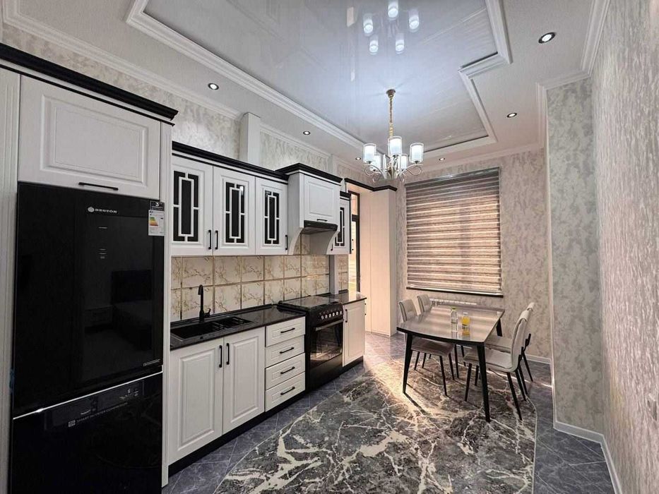 С ПРЕКРАСНЫМ ДВОРИКОМ!  3х комнатная квартира на 3 этаже Октябрьская