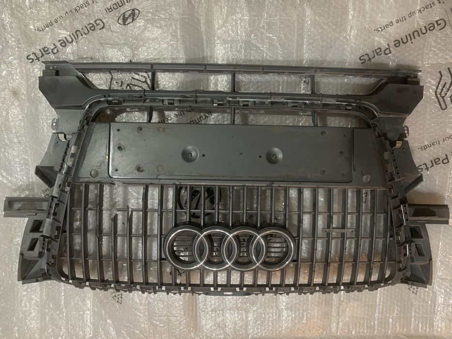Решетка радиатора на Ауди А6 оригинал