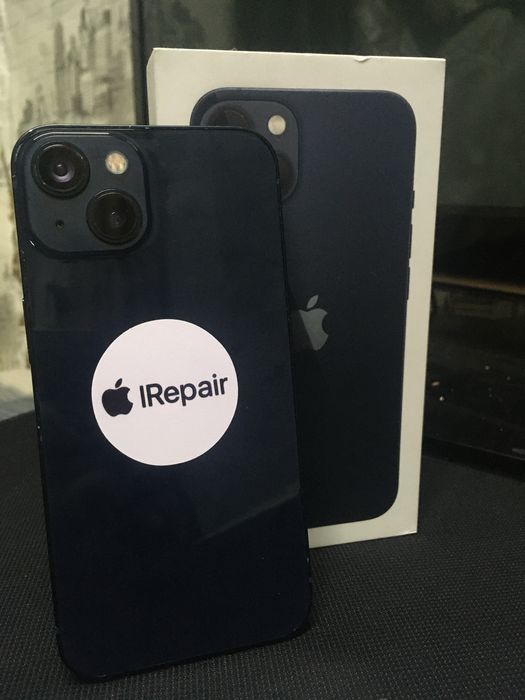 Продам IPhone 13