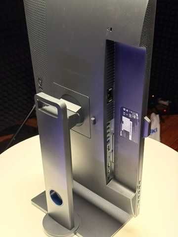 Монитор для дизайнеров Benq PD2705Q c KVM и Type C