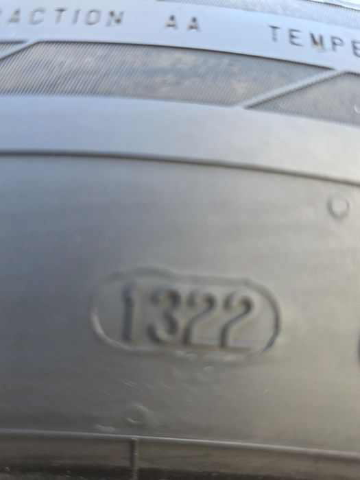 Vând patru anvelope de vara continental  255 55 19 dot 1322