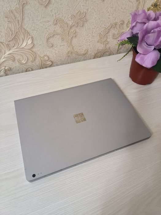 Microsoft Surface Book 2