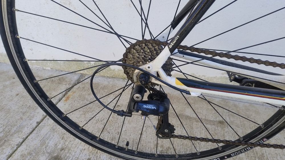 Bicicleta cursiera B'WIN Triban 5