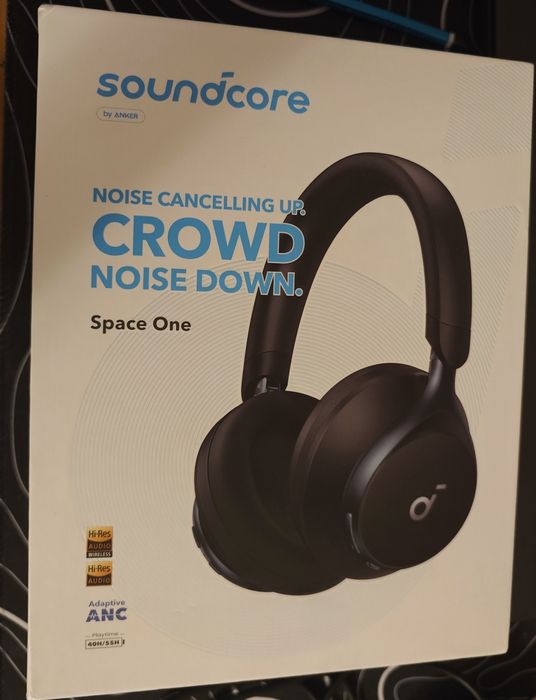 Продам Soundcore Space One