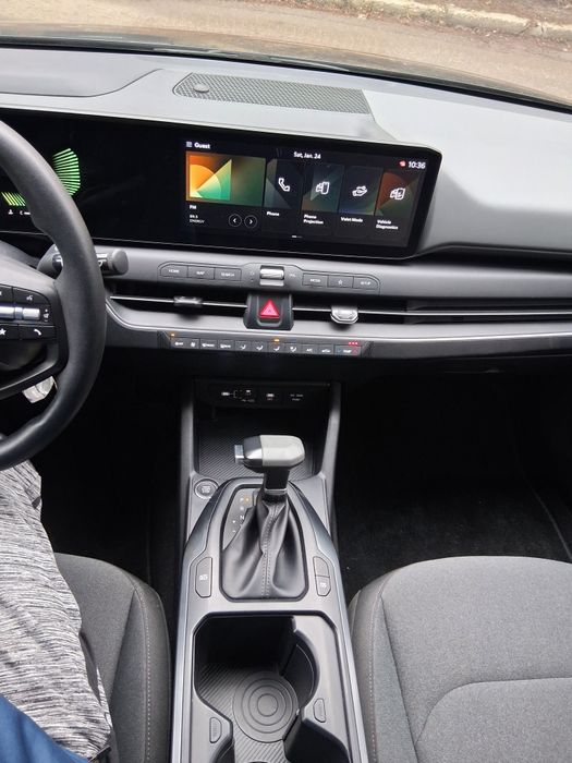 Киа   К4  LX 2.0  18500km