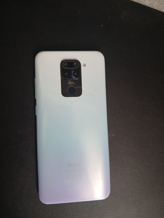 Xiaomi Redmi Note 9 в белом цвете (Polar White).
