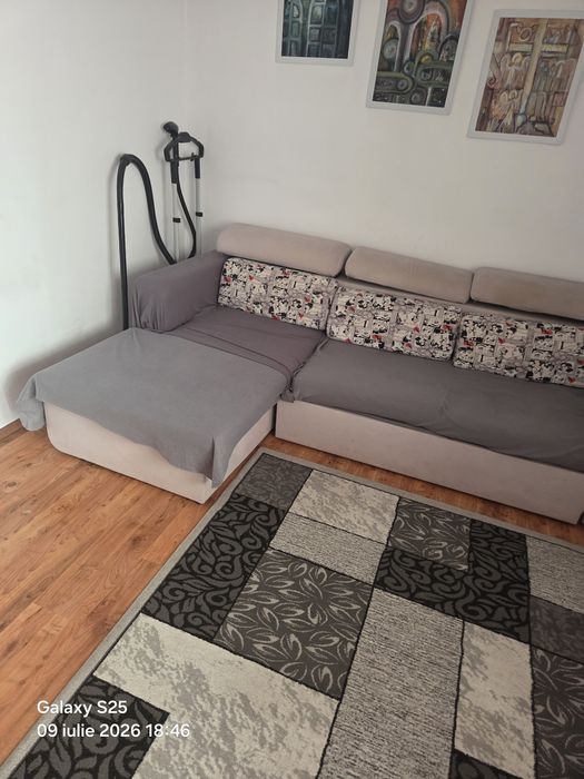 Colțar extensibil Rosini cu tetiere reglabile (Necesită reparație/curățare)