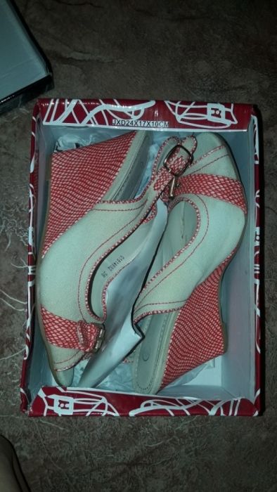 Продам босоножки летние