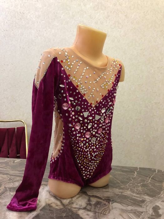 Купальник для художественной гимнастики на прокат на 9-10лет