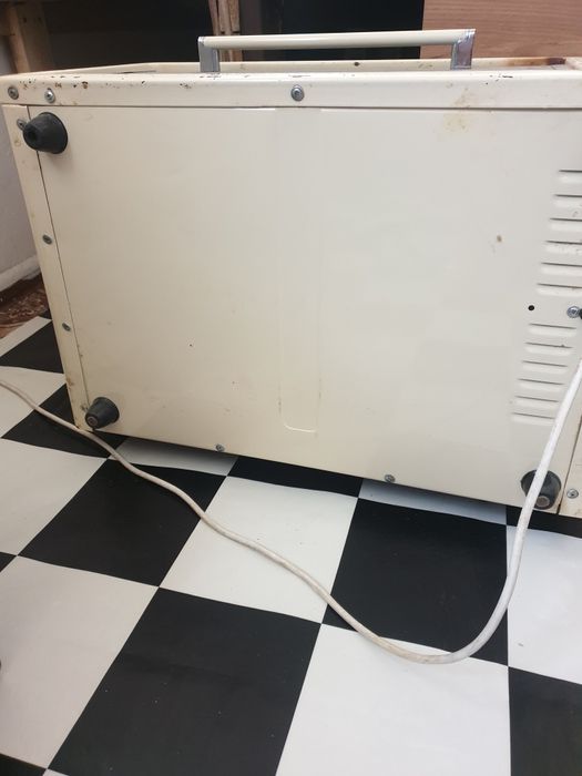 Продаётся электрическая печь в рабочем состоянии