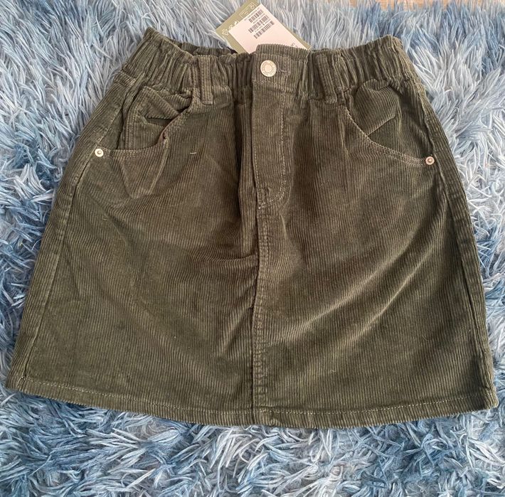 Лот: Ново блуза H&M, нова пола H&M, клин Zara, рокля H&M, тениска Zara.