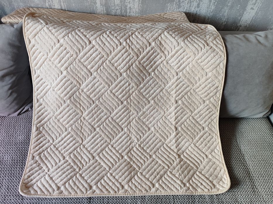 Продам недорого диваддек б/у на диван