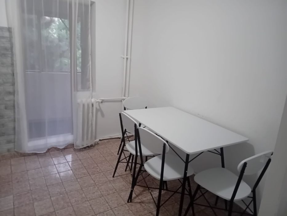 Inchiriez apartament