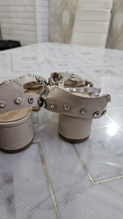 Босоножки женские